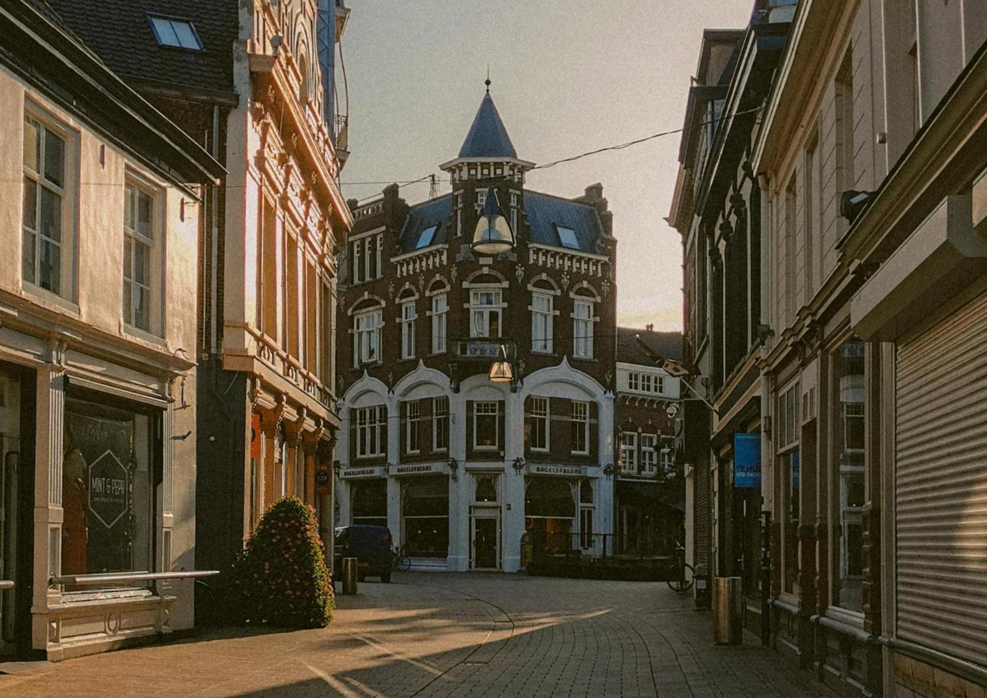 6P Hotspot Wifi Near Poppodium013 And City Center Tilburg Exterior photo